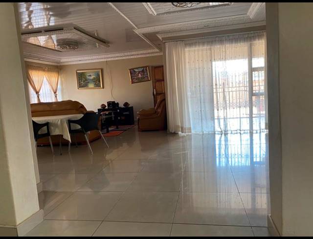4 BEDROOM HOUSE FOR SALE IN CHROOM PARK